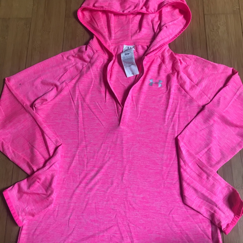 Women’s Under Armour shirt